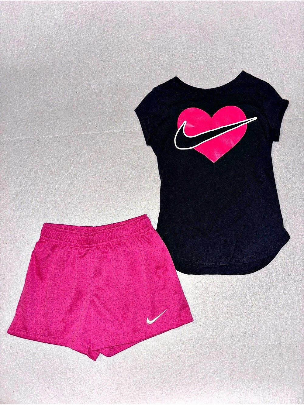 Nike The Nike Tee Kids Black & Pink Athletic Set